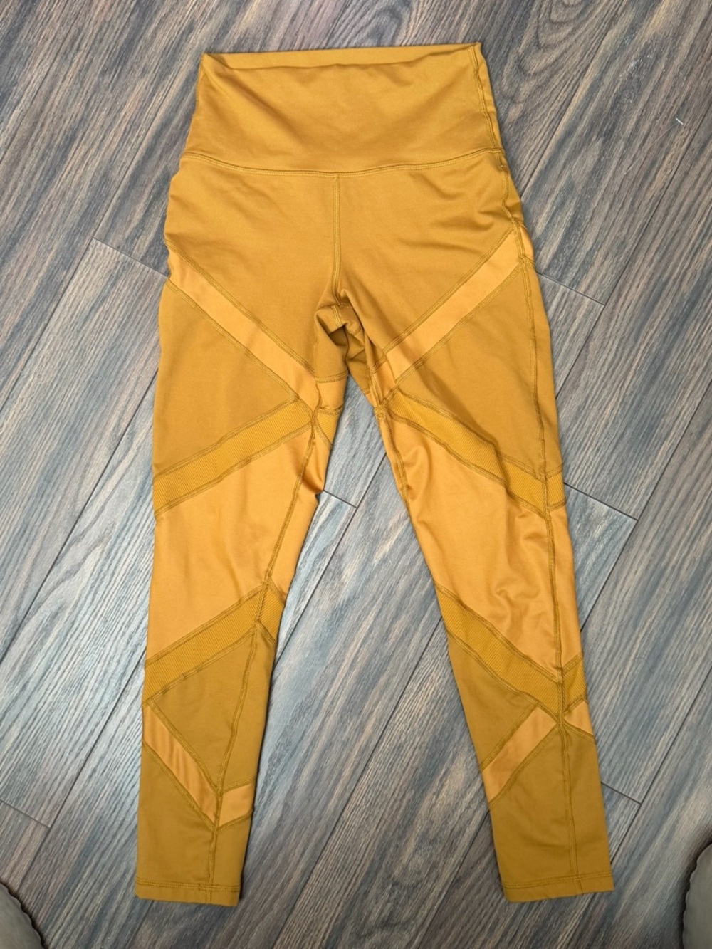aerie Offline High-Waist Leggings in Mustard